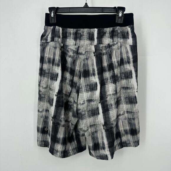 Lululemon The Plaid men’s shorts small 10” inseam liner less pockets - Picture 2 of 9